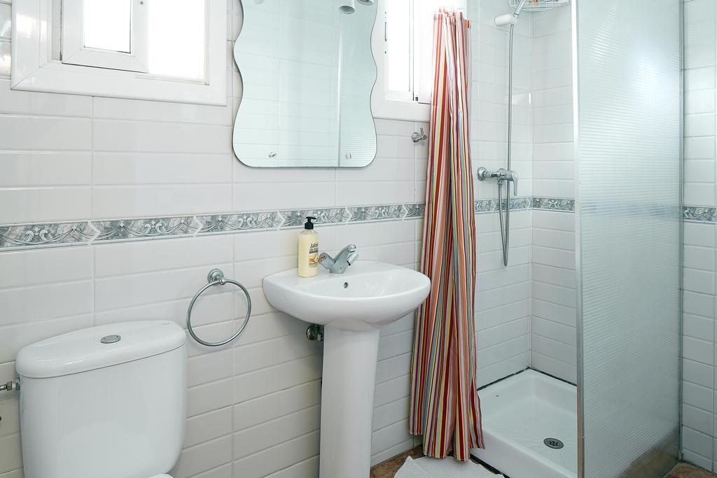 Blue Hostel Barcelona Bagian luar foto