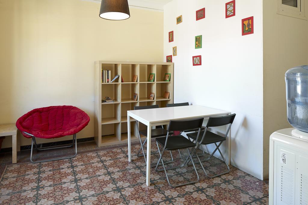 Blue Hostel Barcelona Bagian luar foto