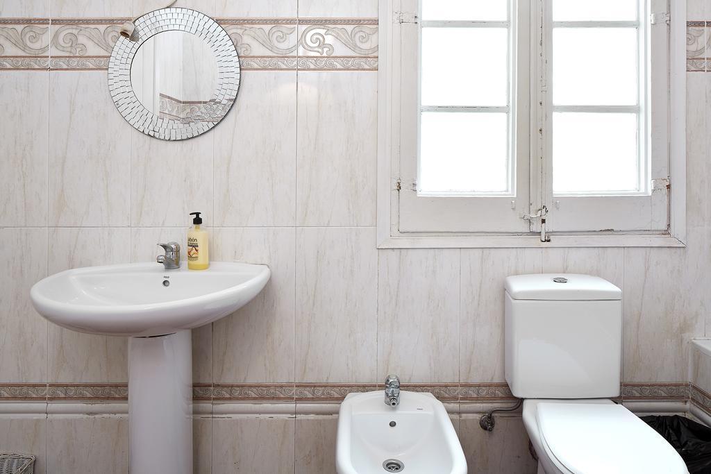 Blue Hostel Barcelona Bagian luar foto